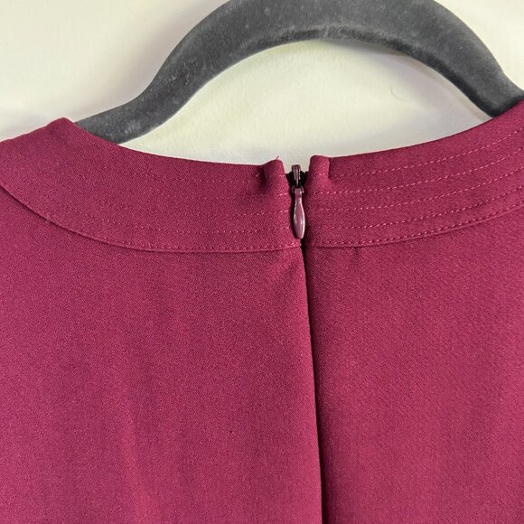 Banana Republic | Burgundy‎ Button Accent Pocket Sheath Dress | Size 6 - Women's - Picture 7 of 9